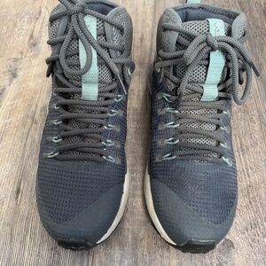 Women's Trailstorm™ Mid Waterproof Hiking Shoe Boot size 8 Blue